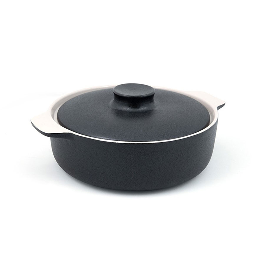 Front Of The House Kiln Ovenware Dish Black Round With Lid 2.2 Litre
